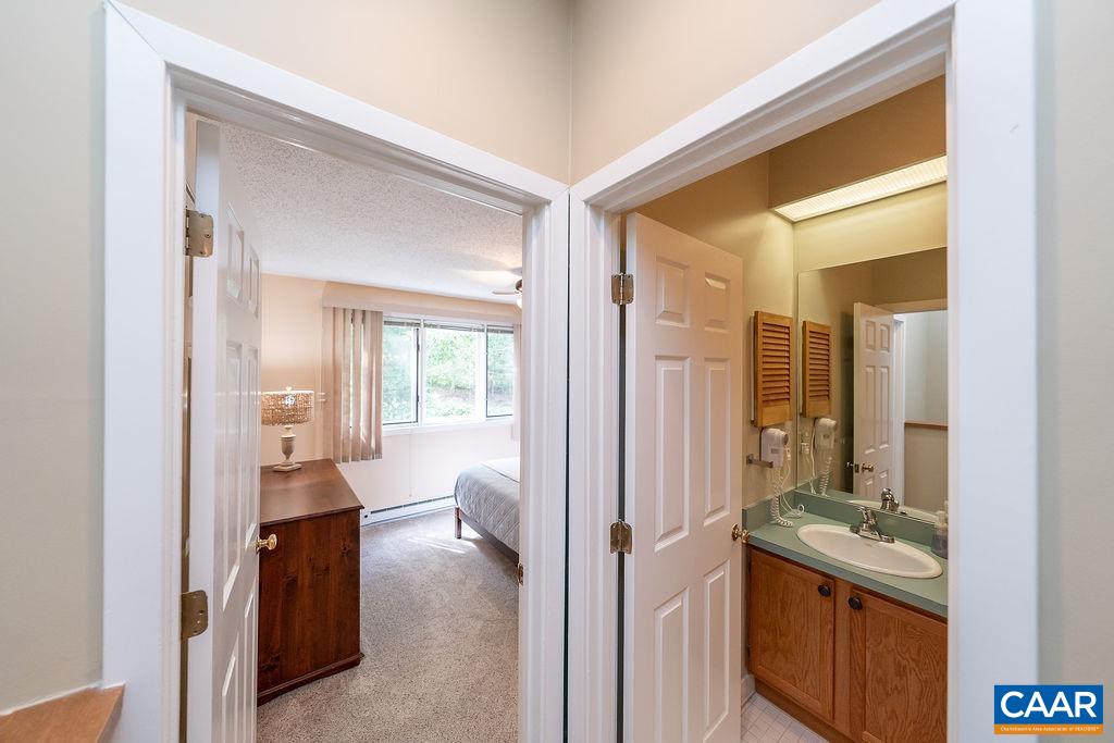 14 BRIARWOOD LN