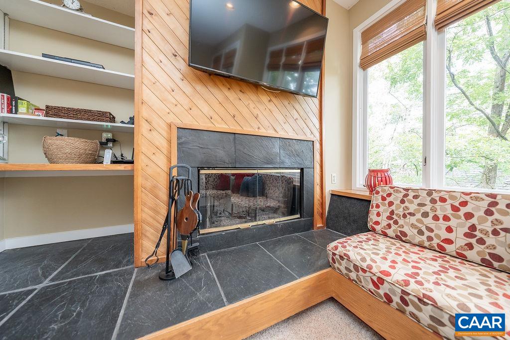 14 BRIARWOOD LN
