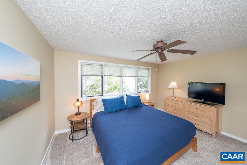 14 BRIARWOOD LN