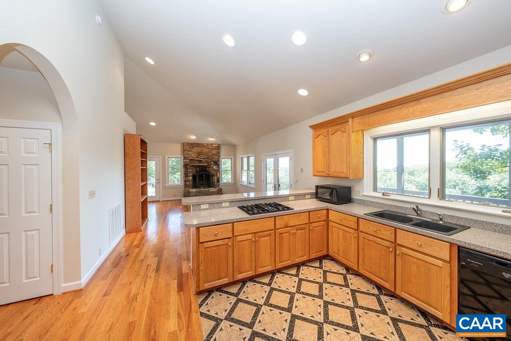 500 GREEN CREEK RD