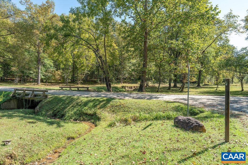 500 GREEN CREEK RD