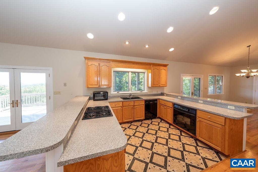 500 GREEN CREEK RD