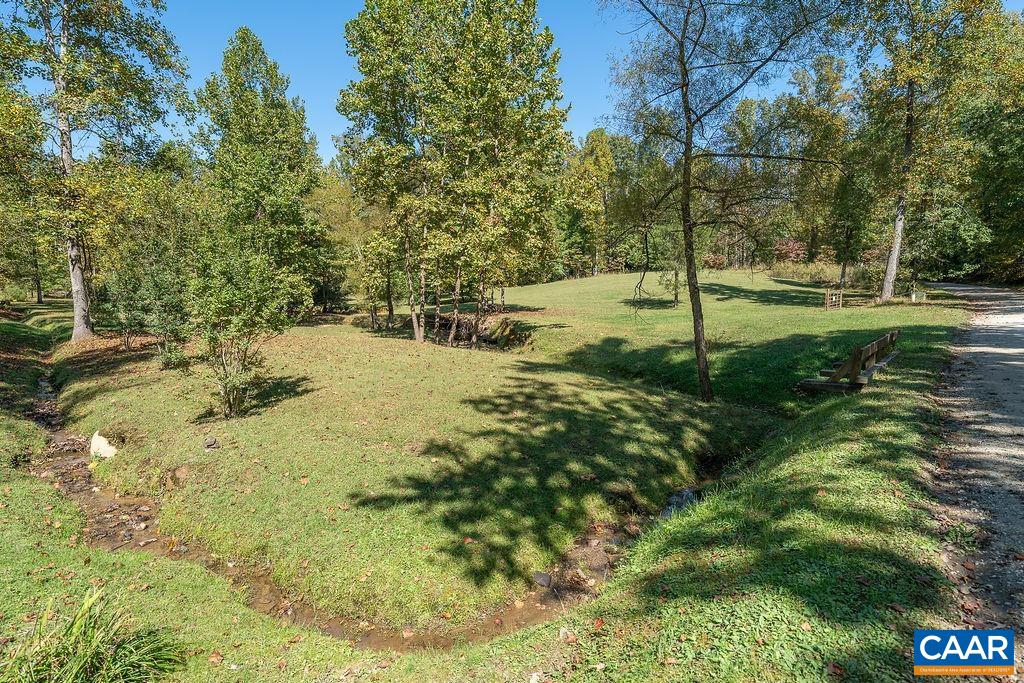 500 GREEN CREEK RD