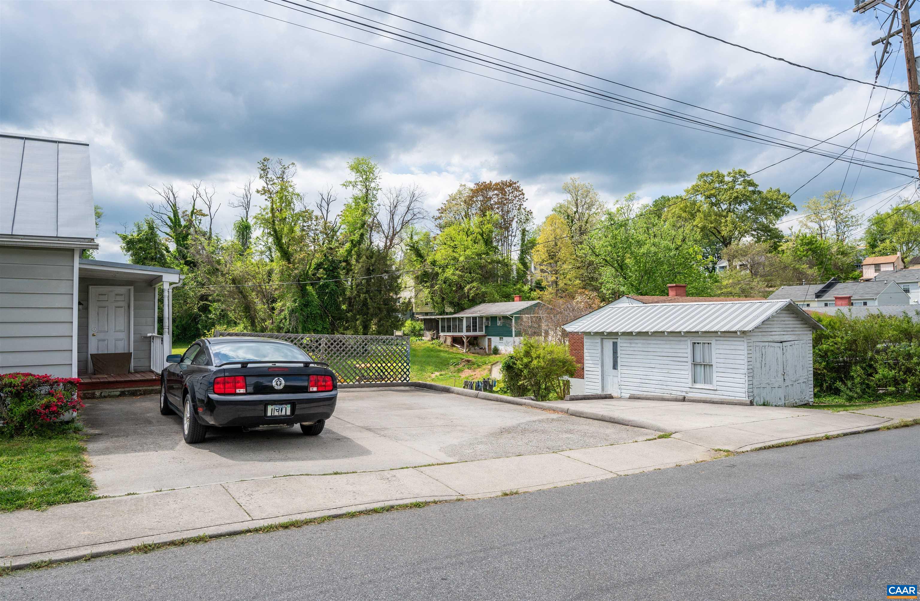 1101 CHERRY AVE