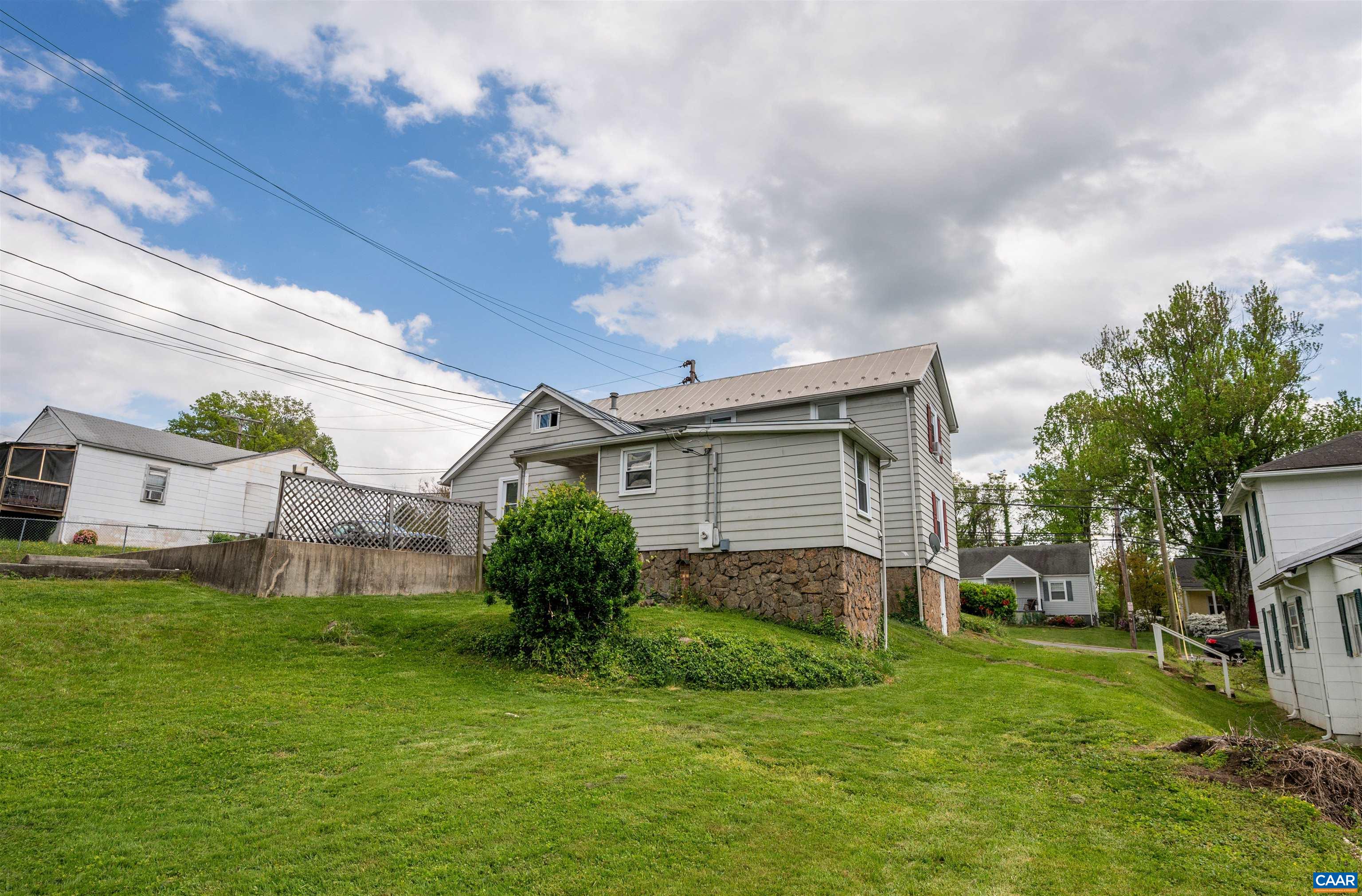 1101 CHERRY AVE