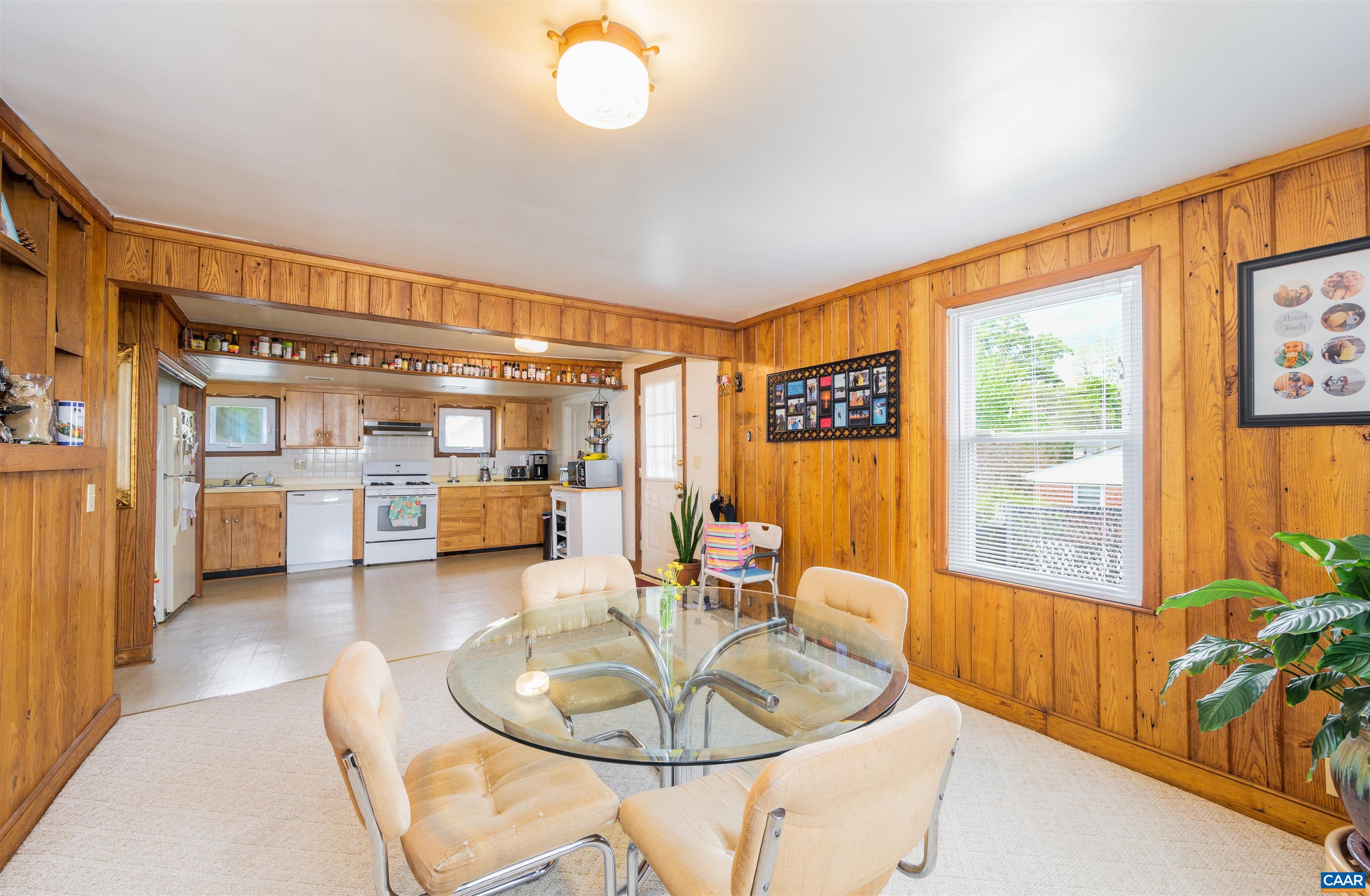 1101 CHERRY AVE