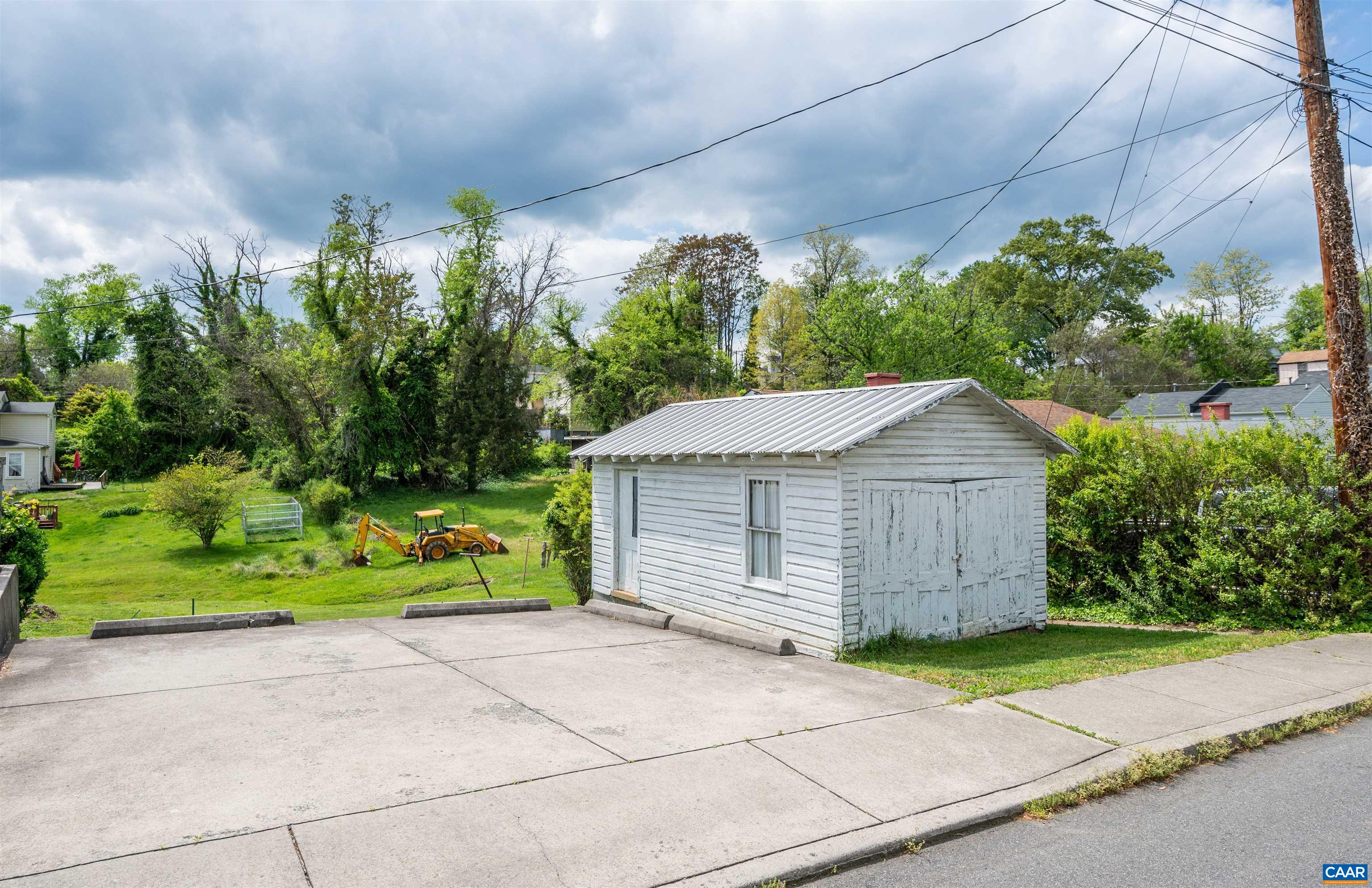 1101 CHERRY AVE