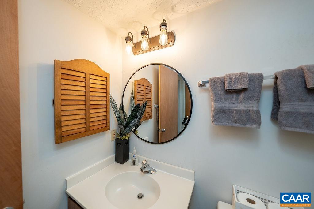 2244 TANNERS RIDGE CONDOS