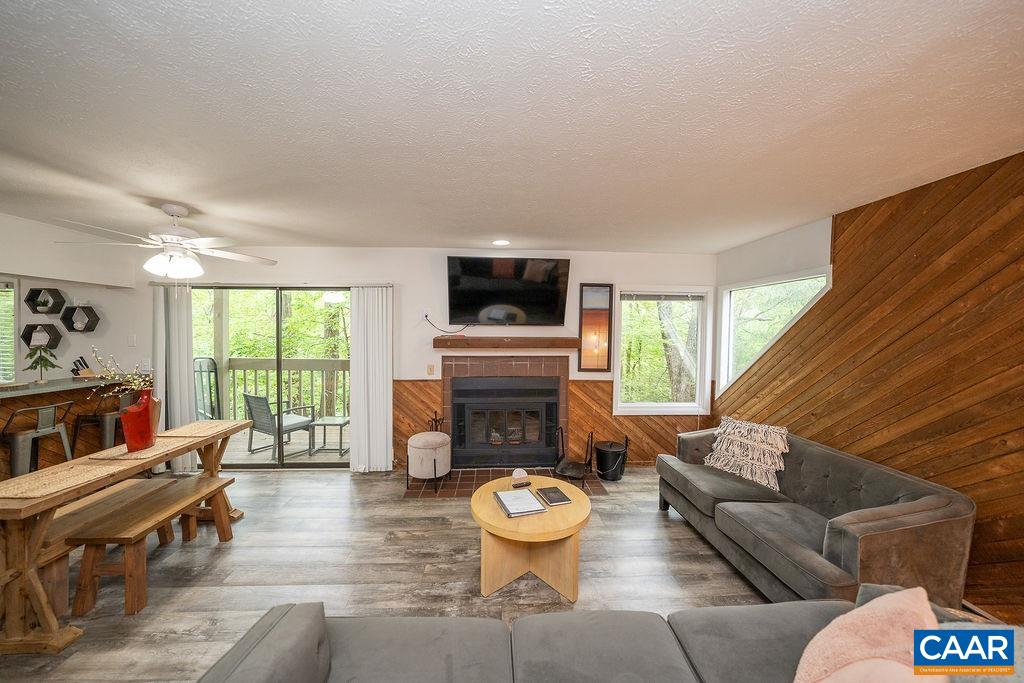 2244 TANNERS RIDGE CONDOS