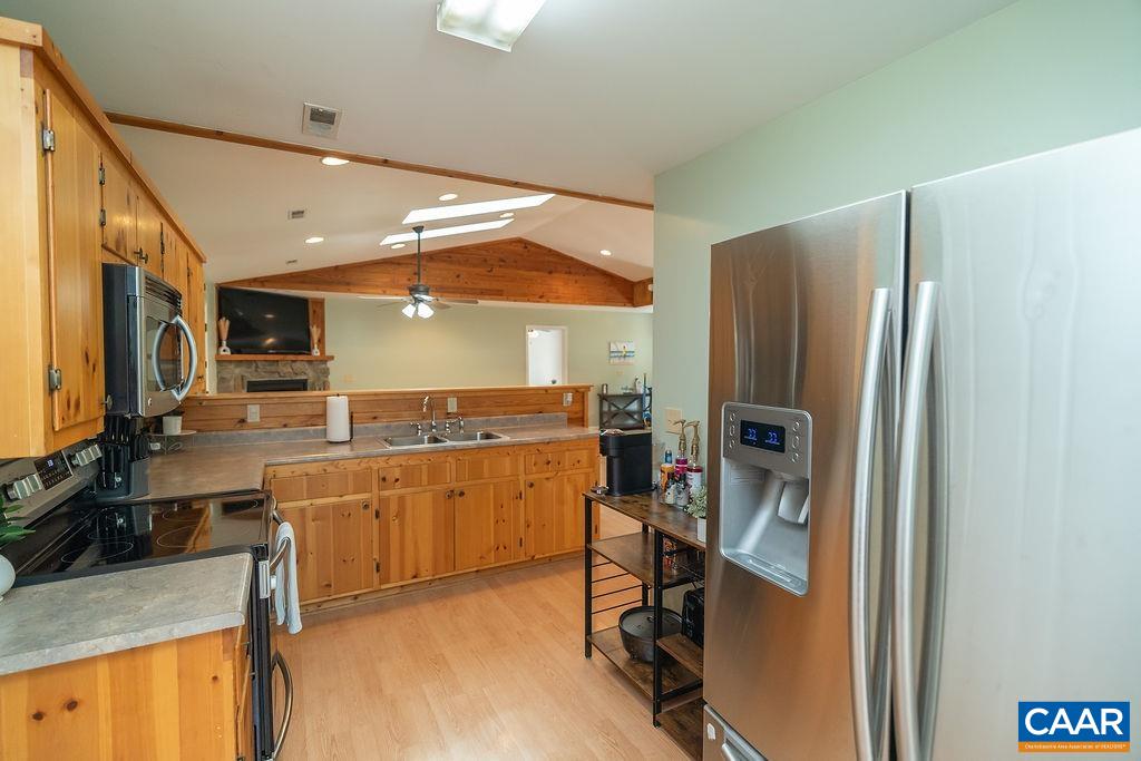431 BRIDGEPORT RD