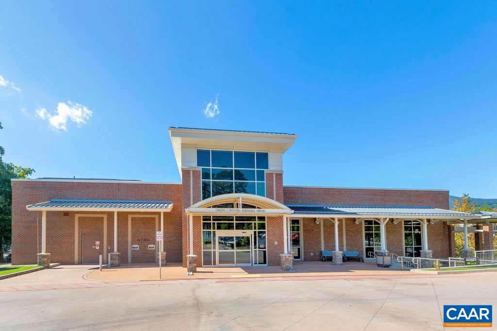 1301 ORCHARD DR