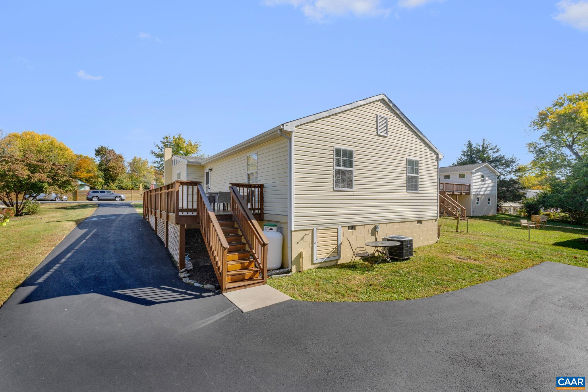 1301 ORCHARD DR
