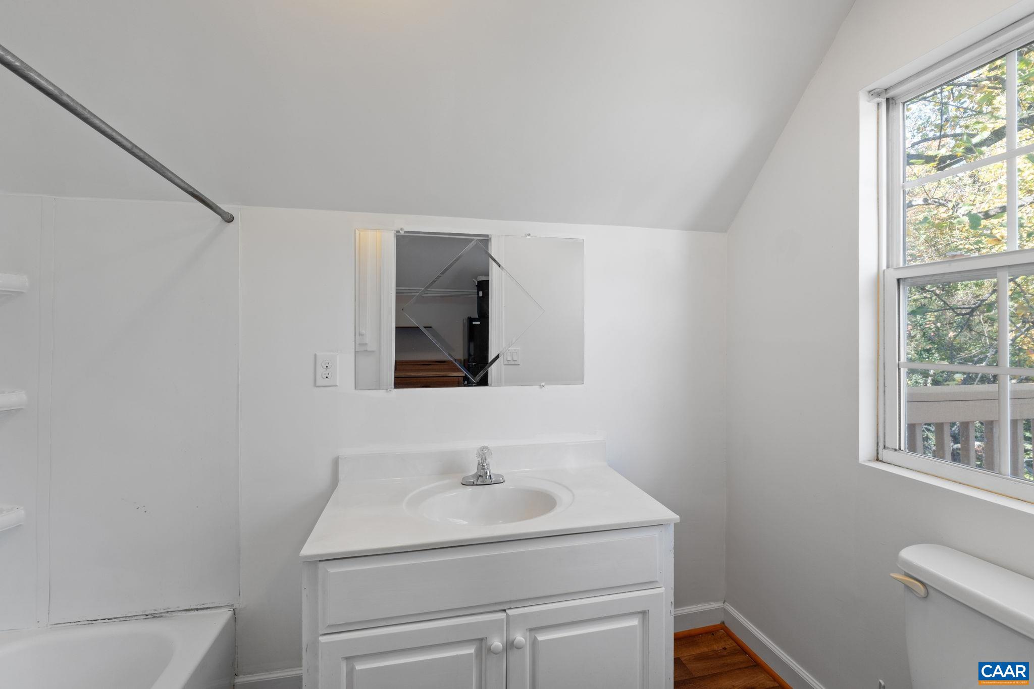 1301 ORCHARD DR