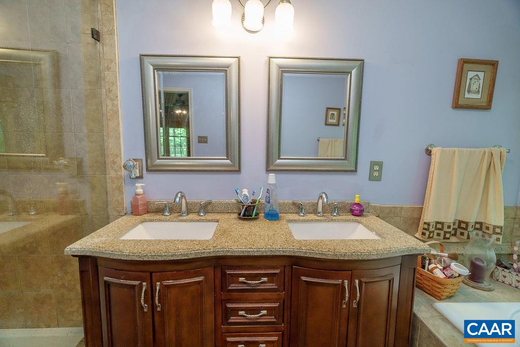 10810 MOUNTAIN LAUREL CT