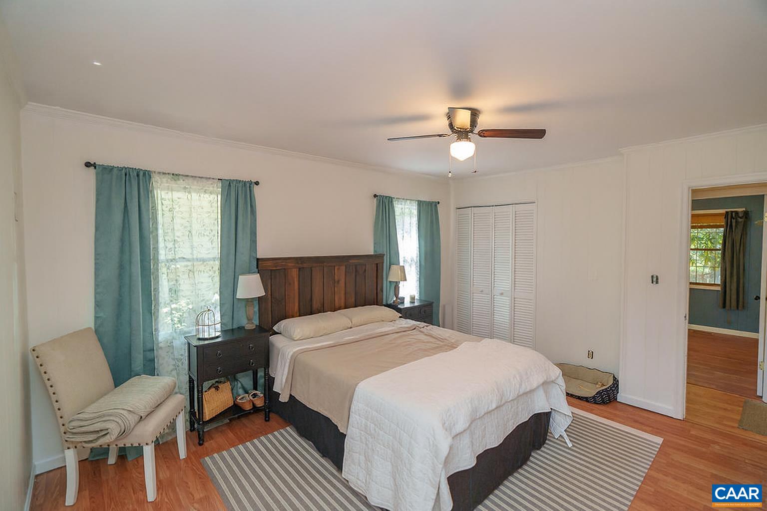305 STRATFORD CIR