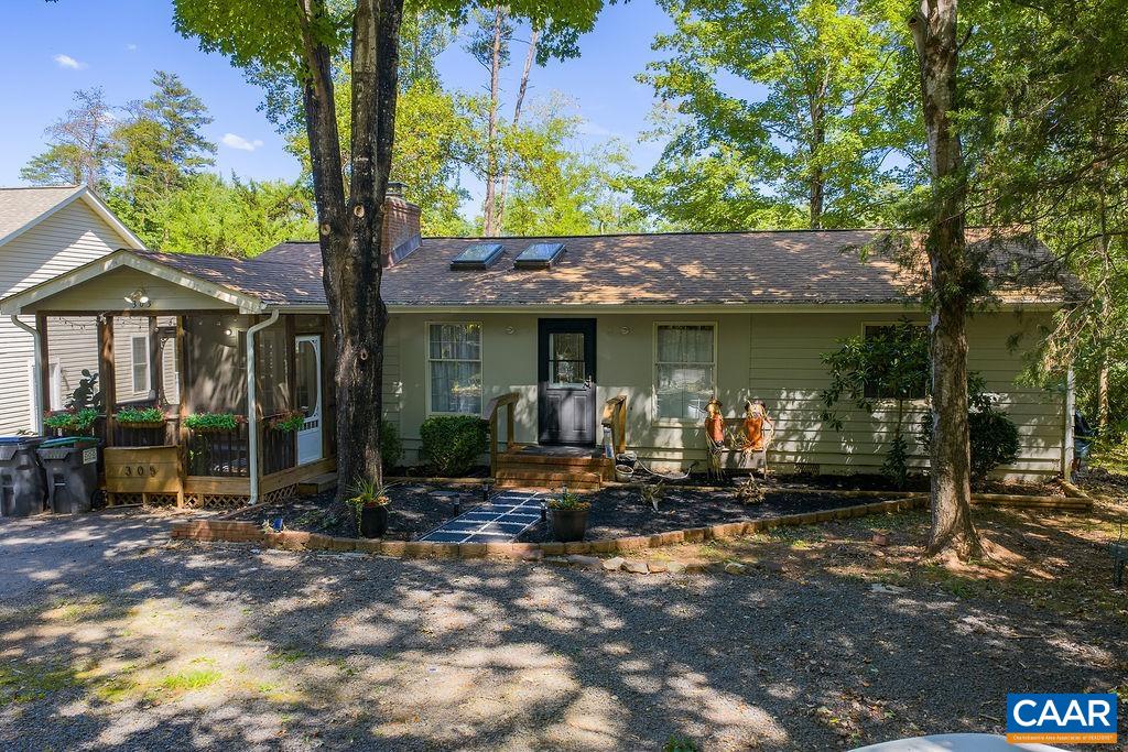 305 STRATFORD CIR
