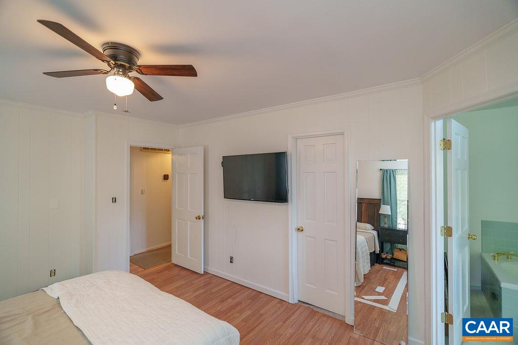 305 STRATFORD CIR