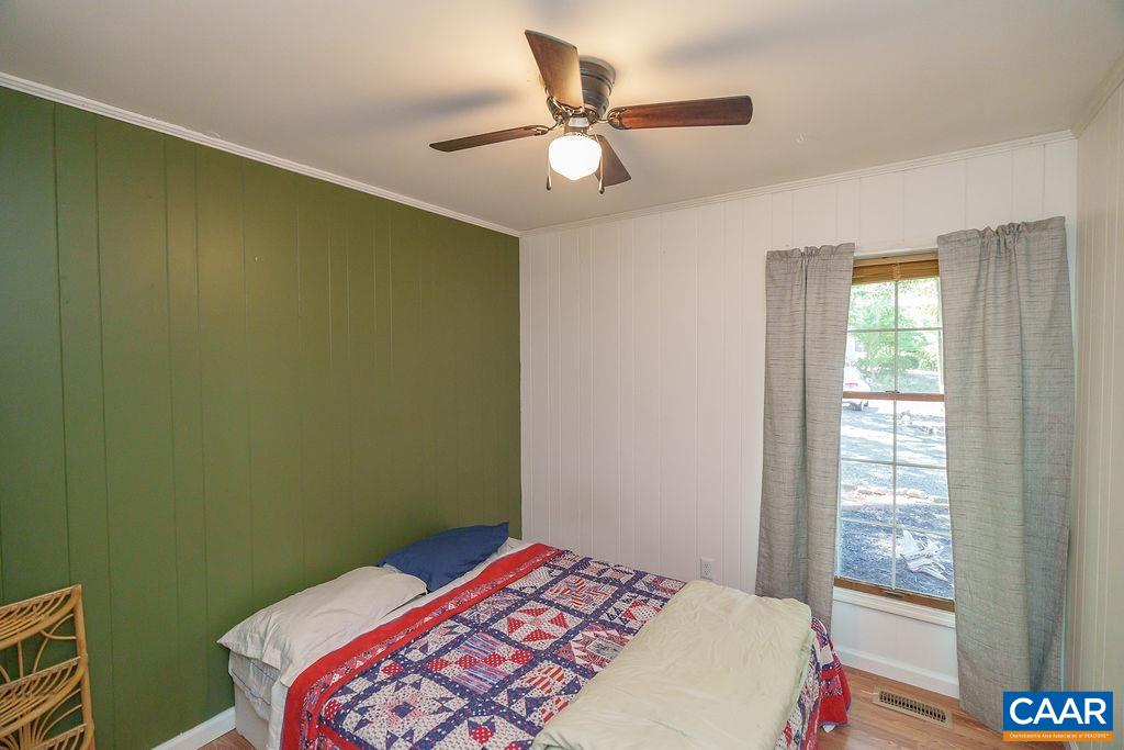 305 STRATFORD CIR