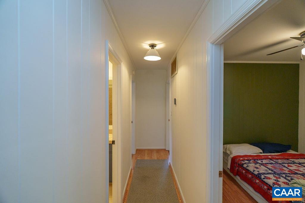 305 STRATFORD CIR