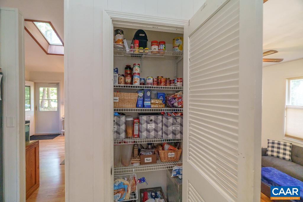 305 STRATFORD CIR