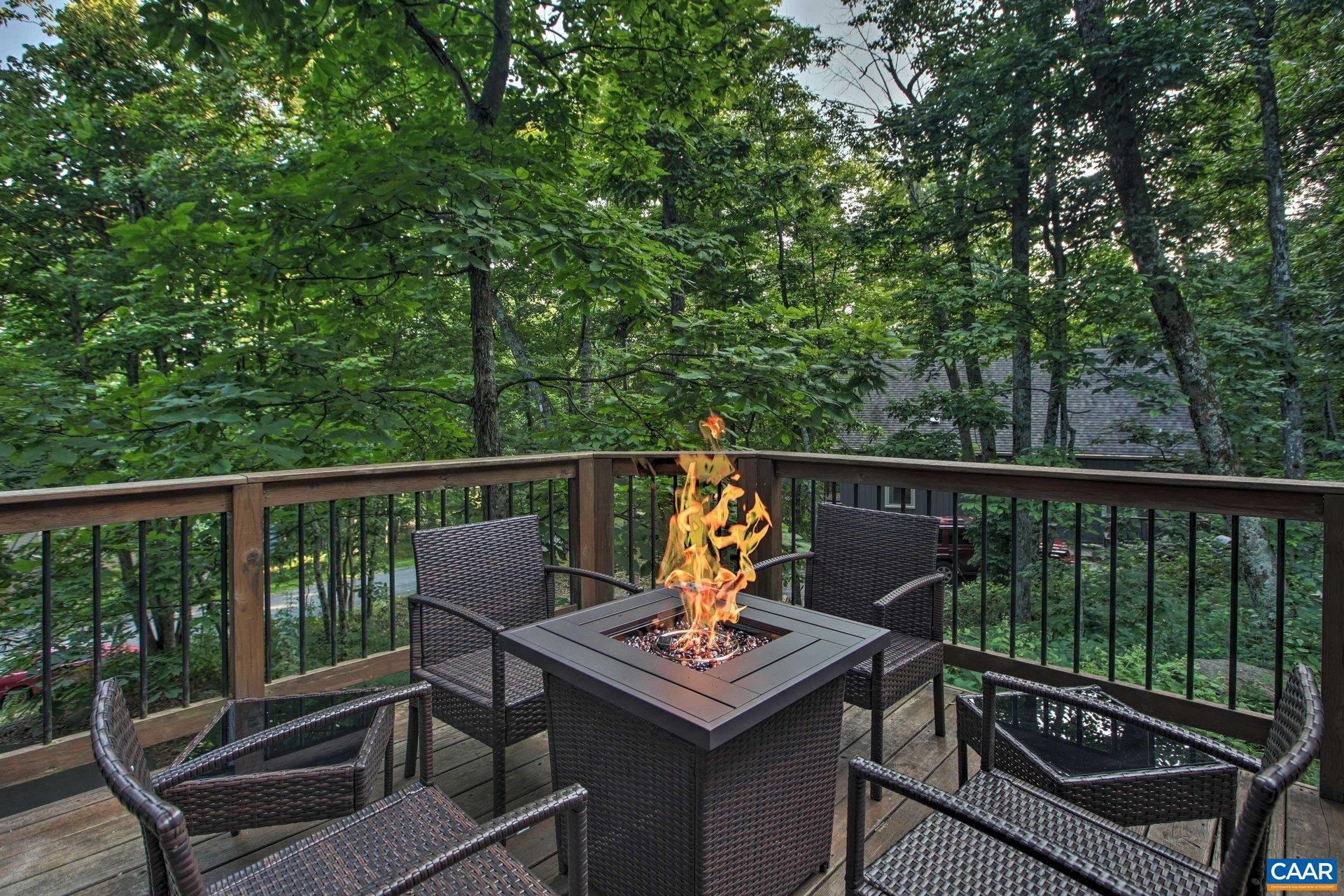 200 WHITE OAK DR