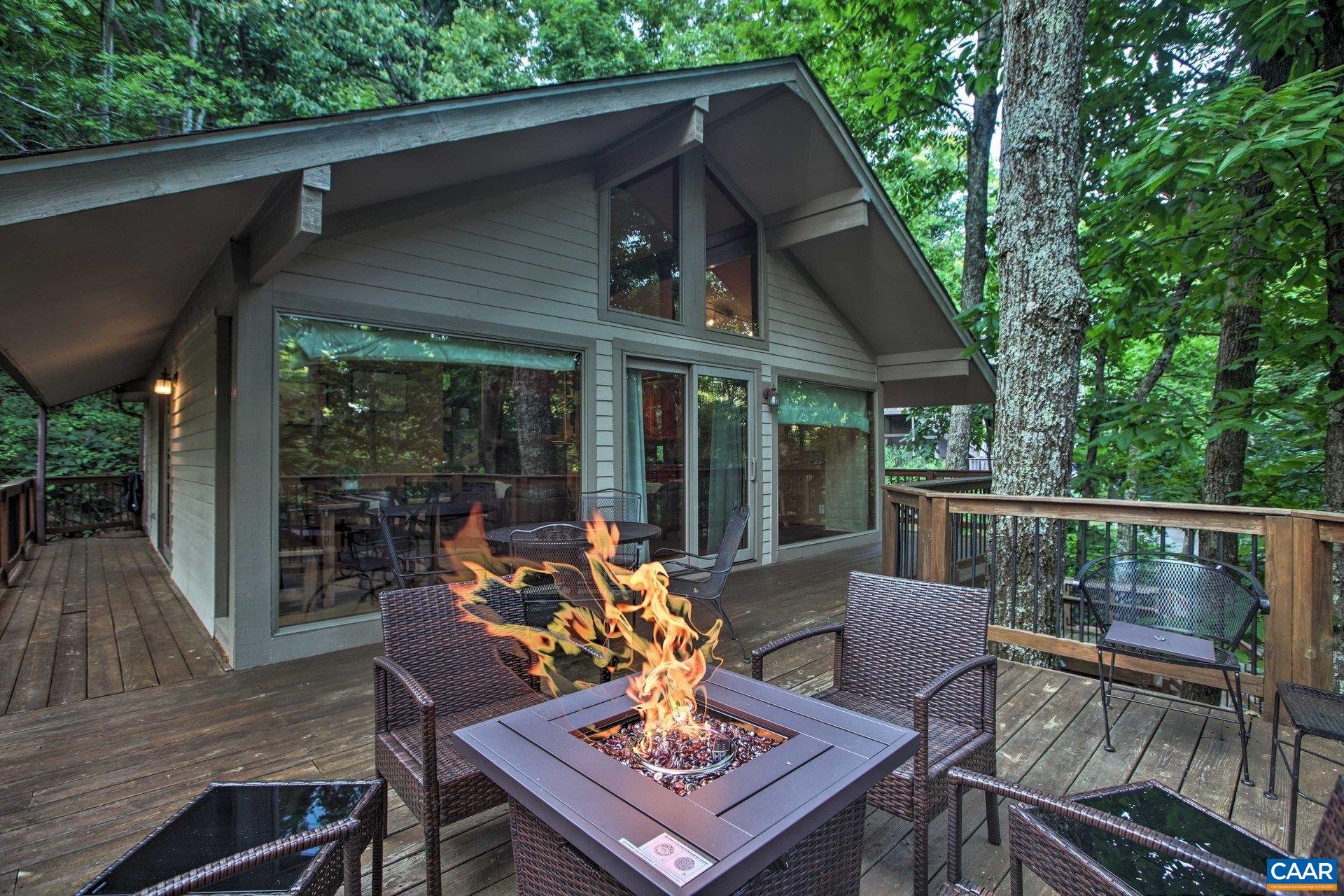 200 WHITE OAK DR