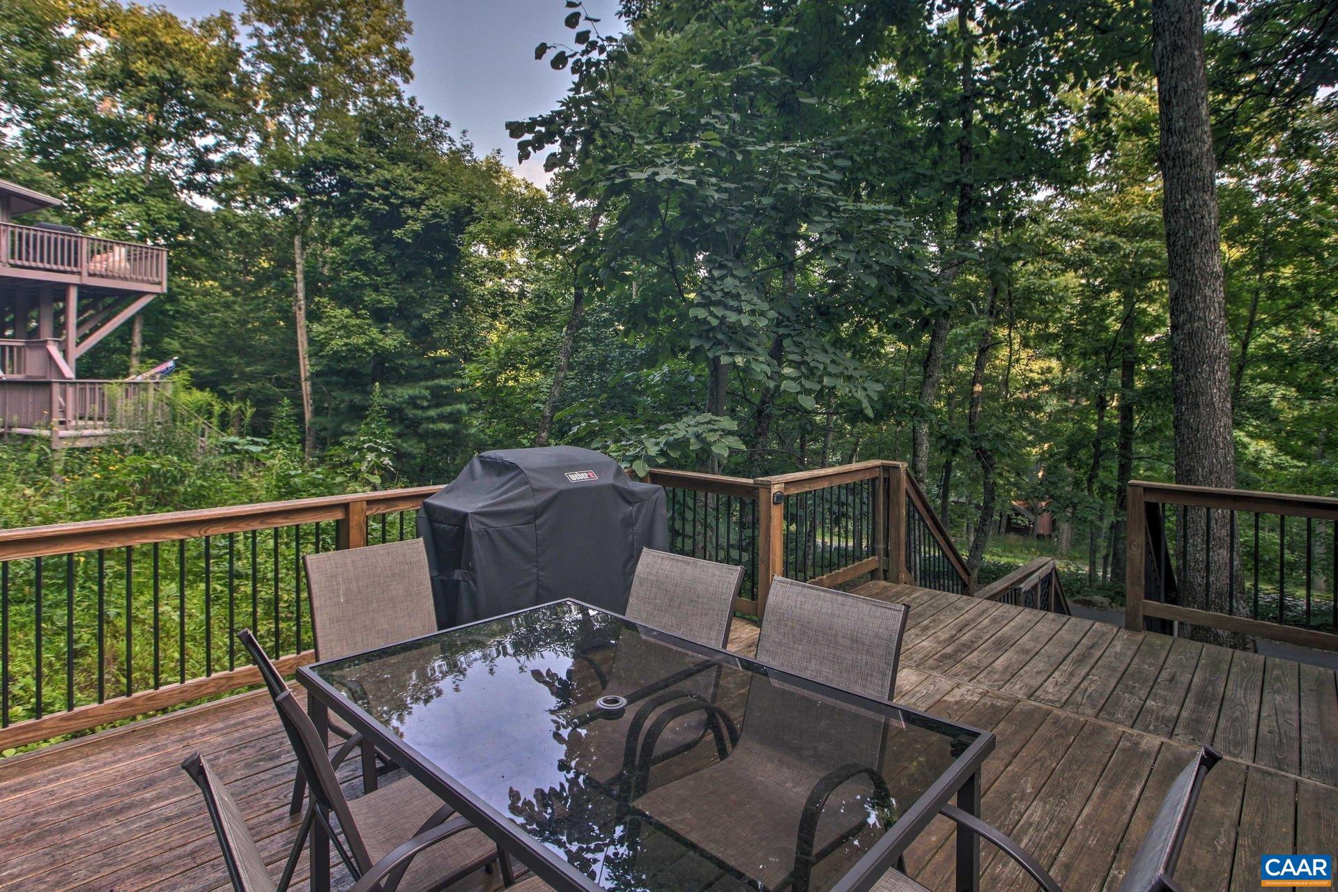 200 WHITE OAK DR