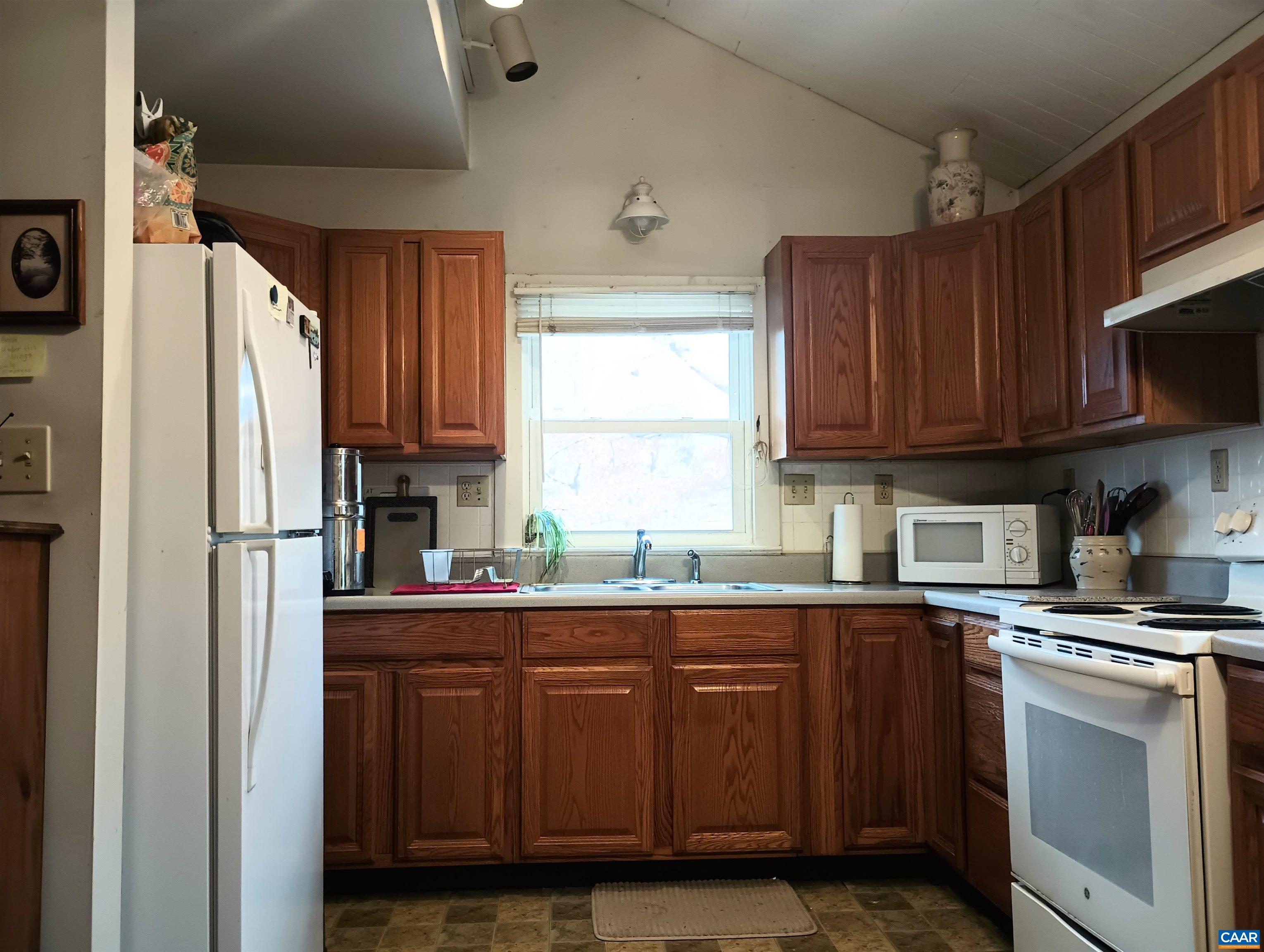 3901 MIDLAND RD