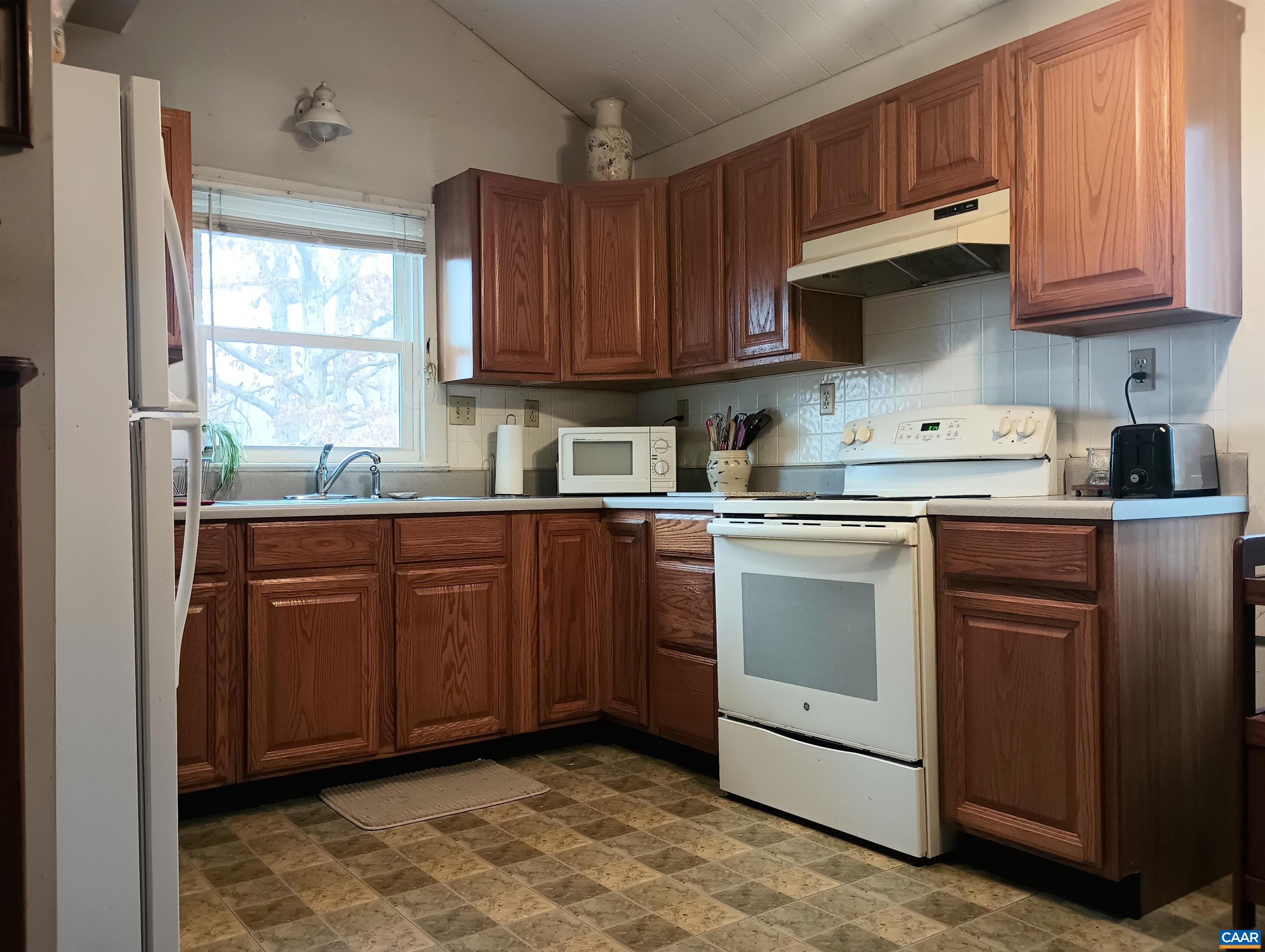 3901 MIDLAND RD