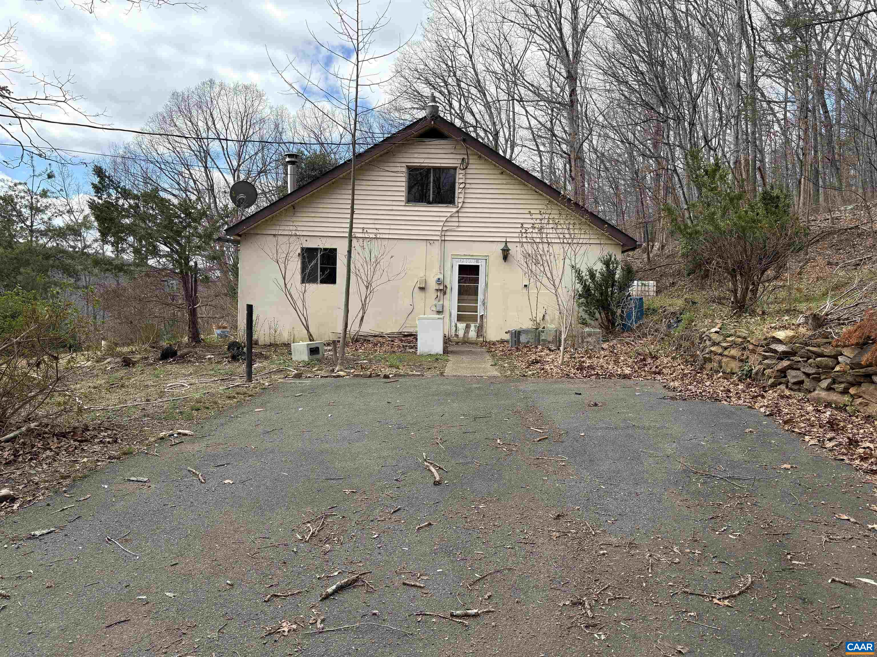 9450 JAMES RIVER RD
