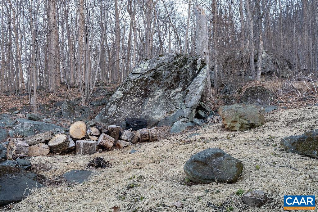 749 FAR KNOB CLIMB