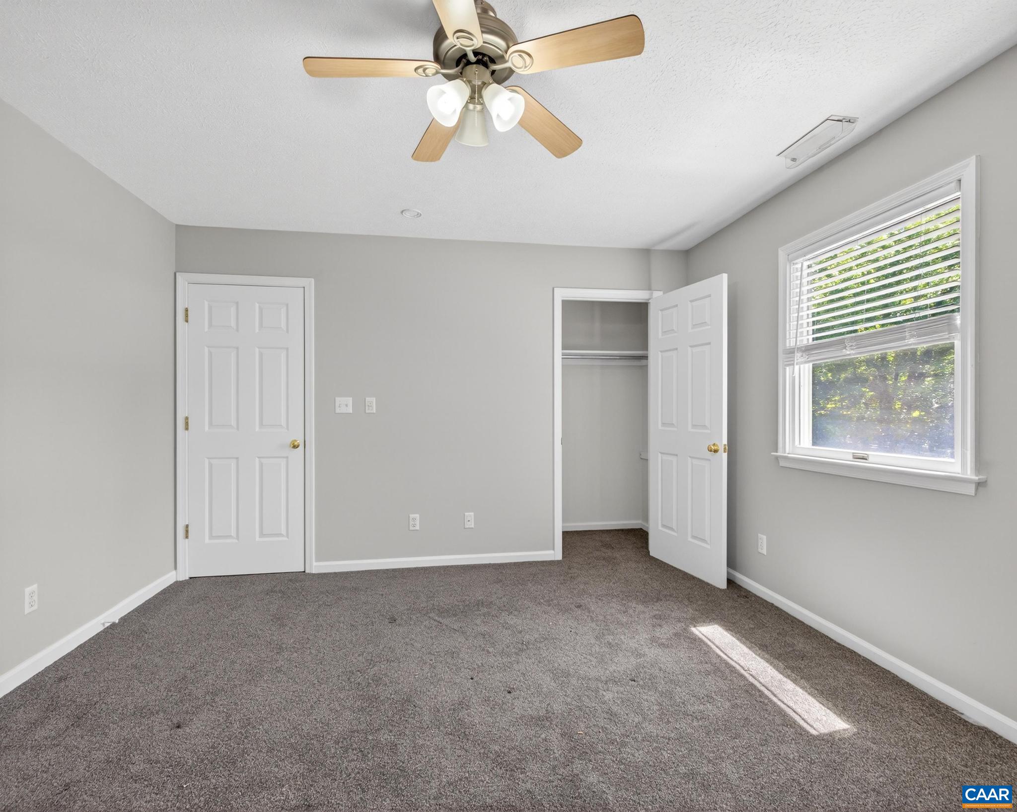 504 DEER DR