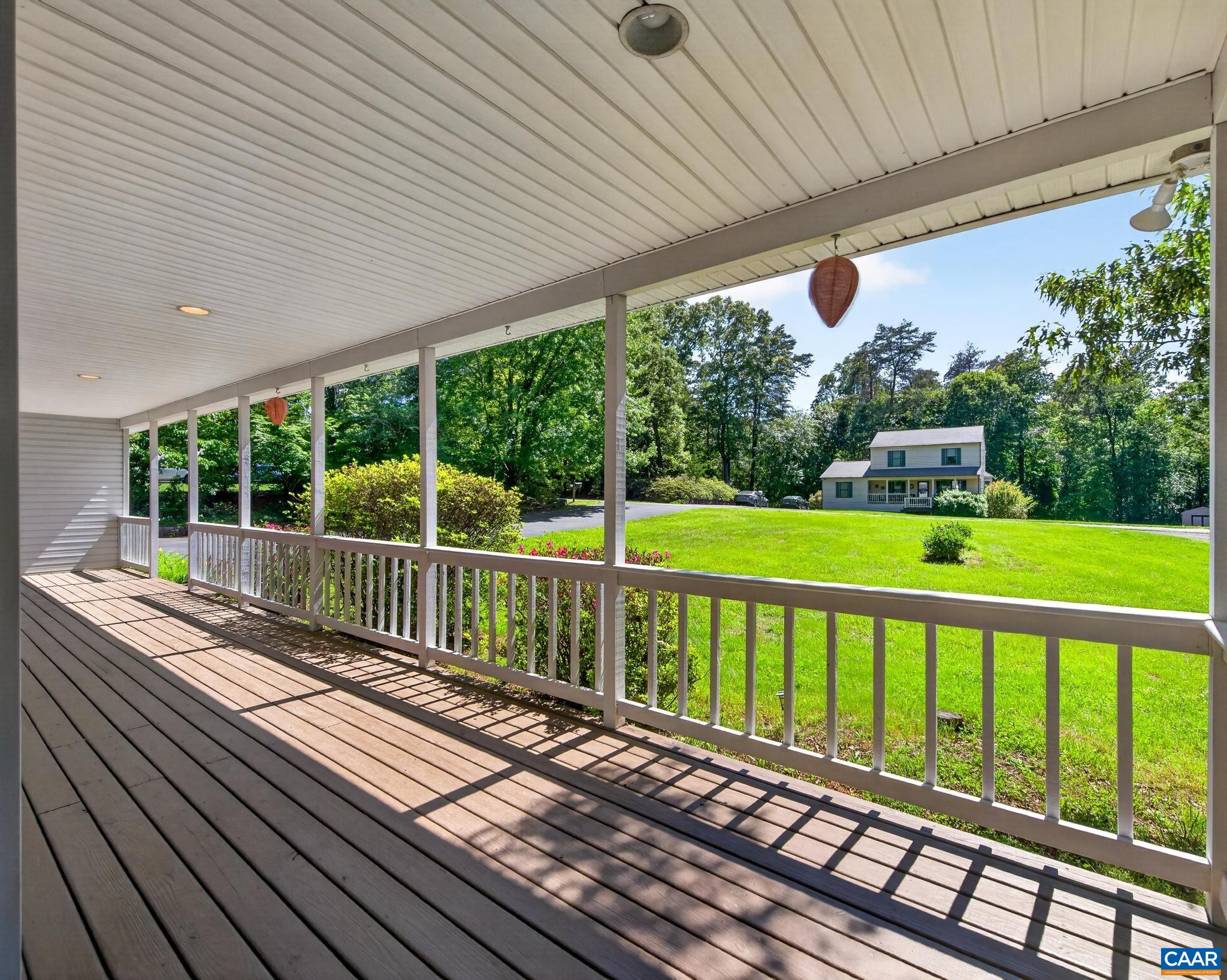 504 DEER DR