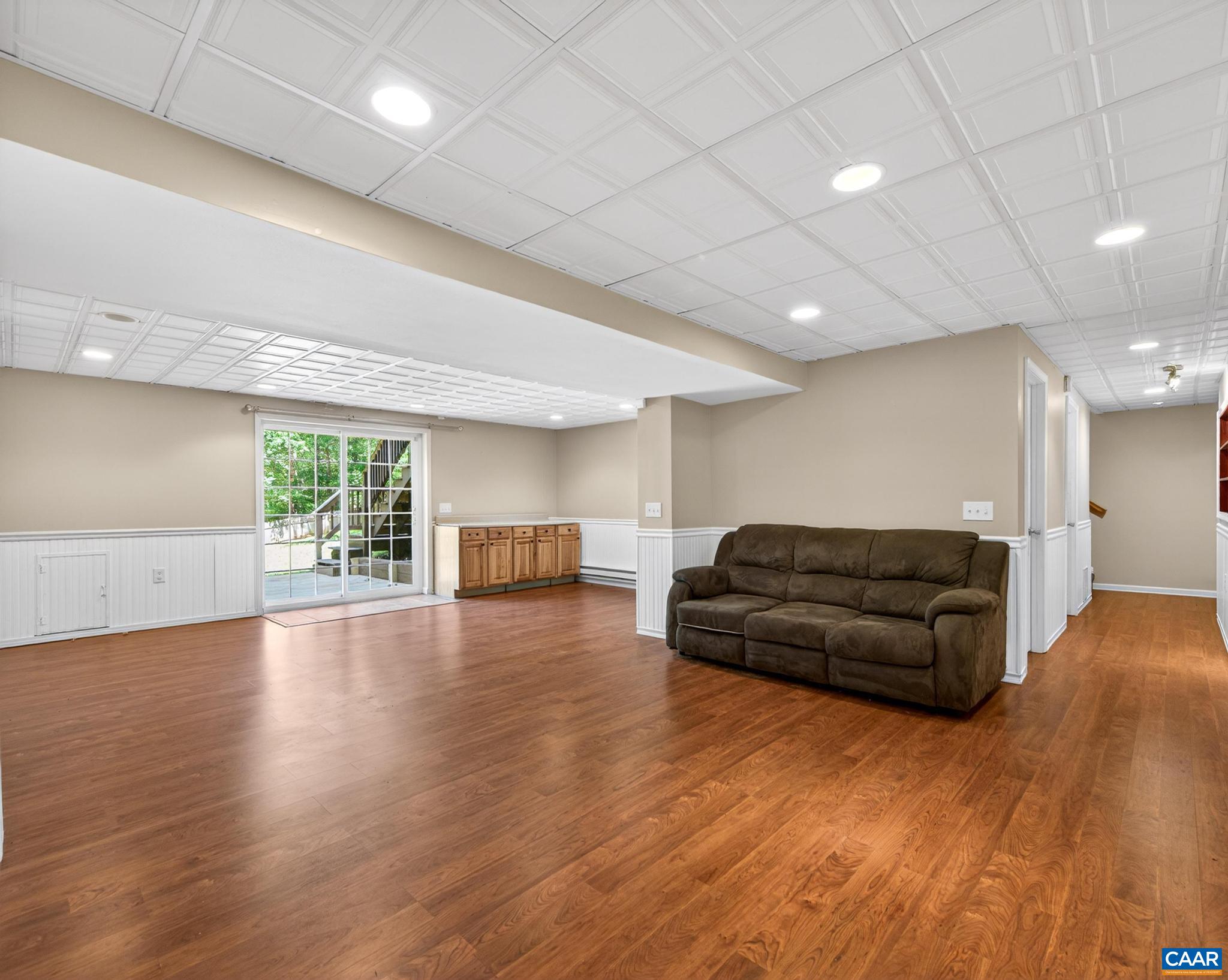 504 DEER DR