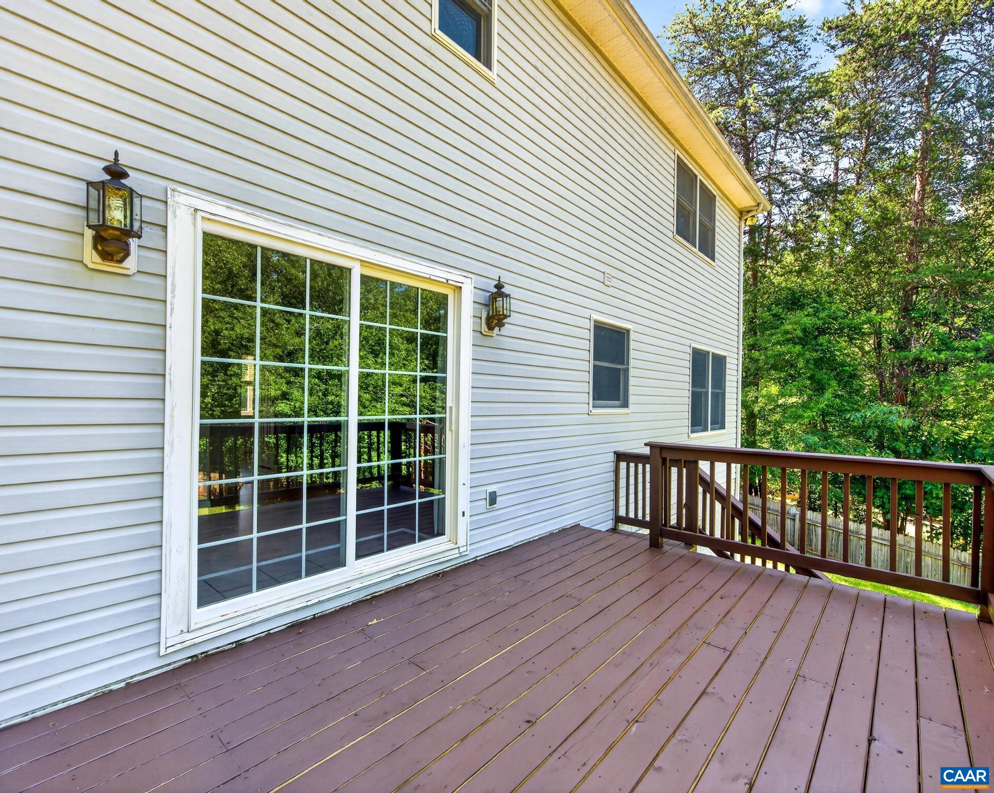 504 DEER DR