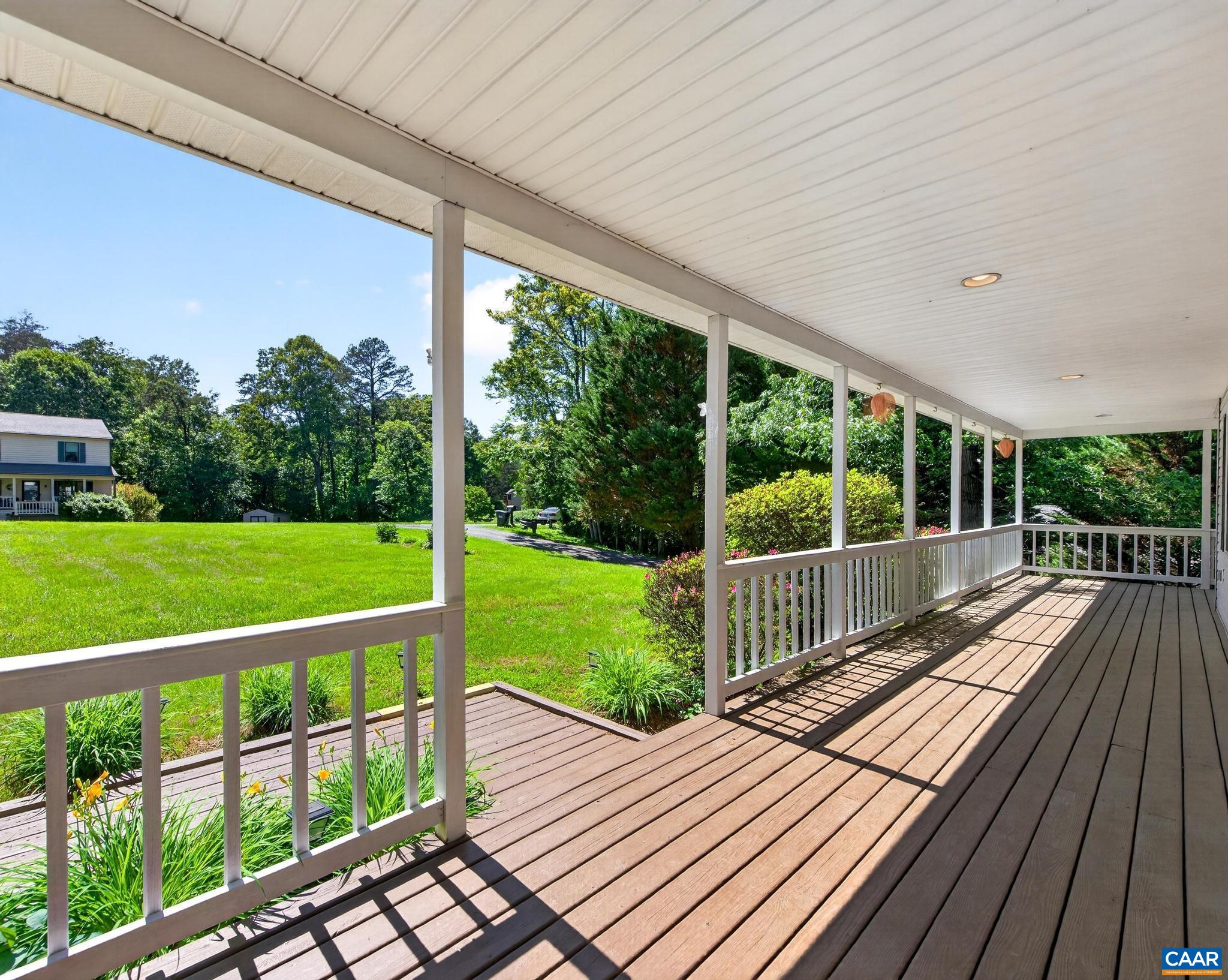504 DEER DR