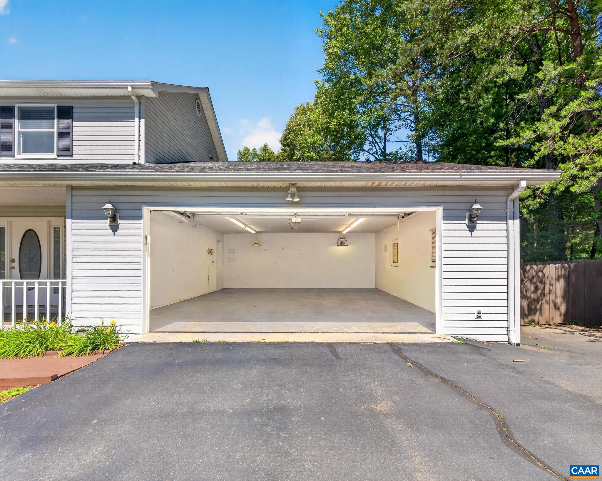 504 DEER DR