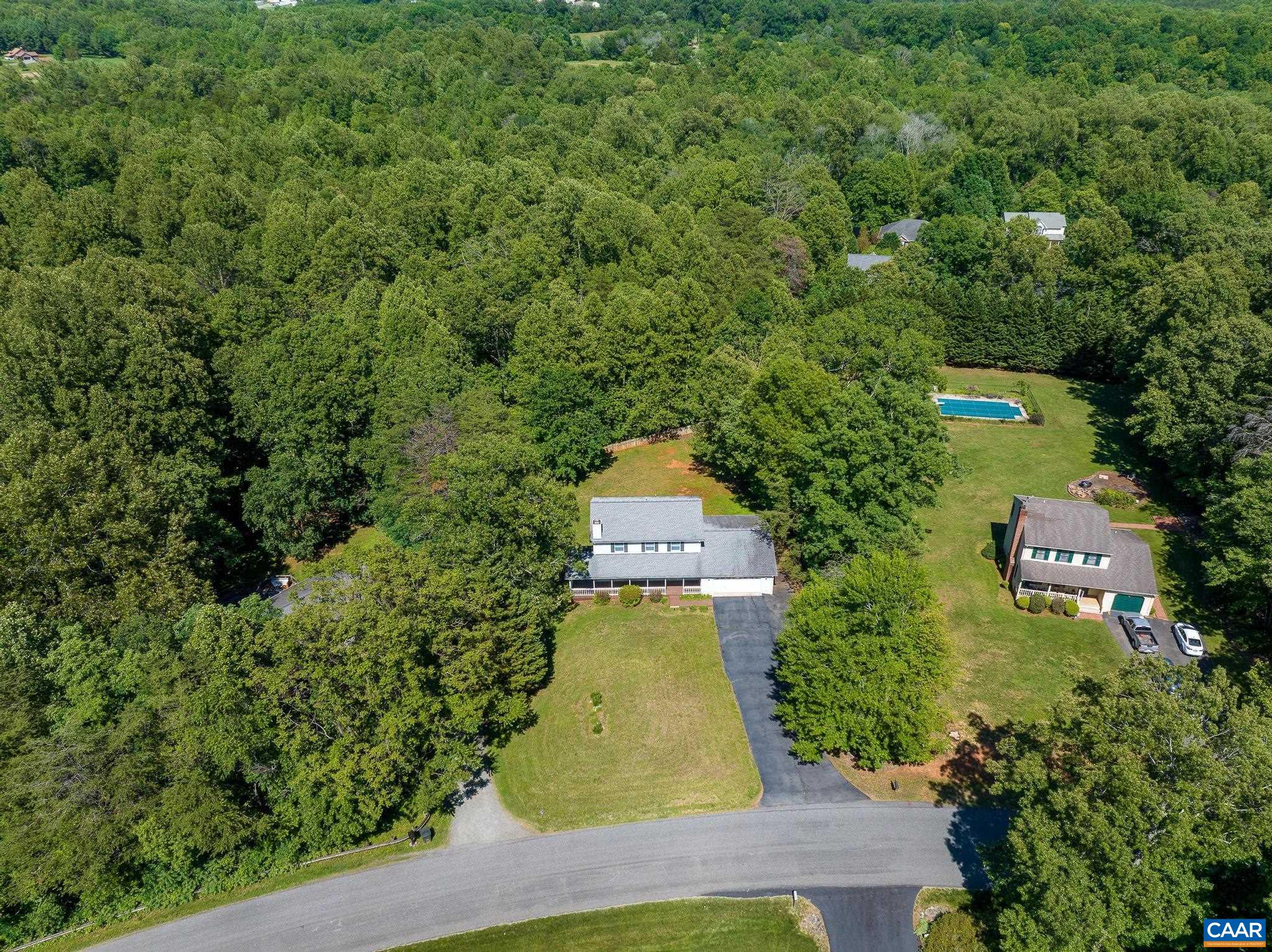 504 DEER DR