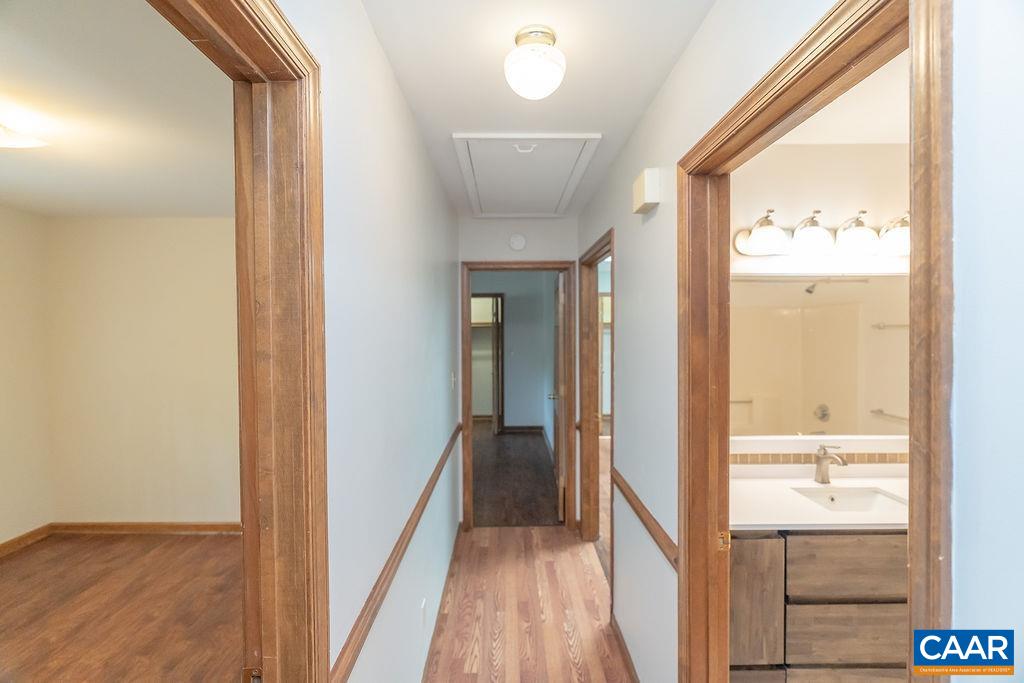 9 CHIPPEWA LN