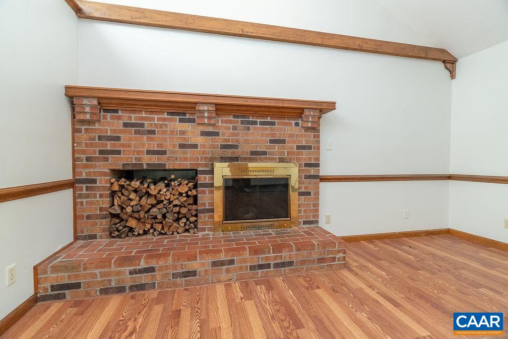9 CHIPPEWA LN