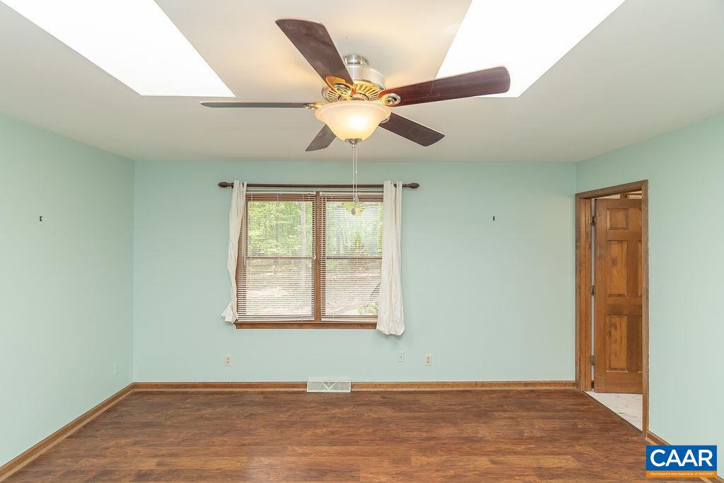 9 CHIPPEWA LN