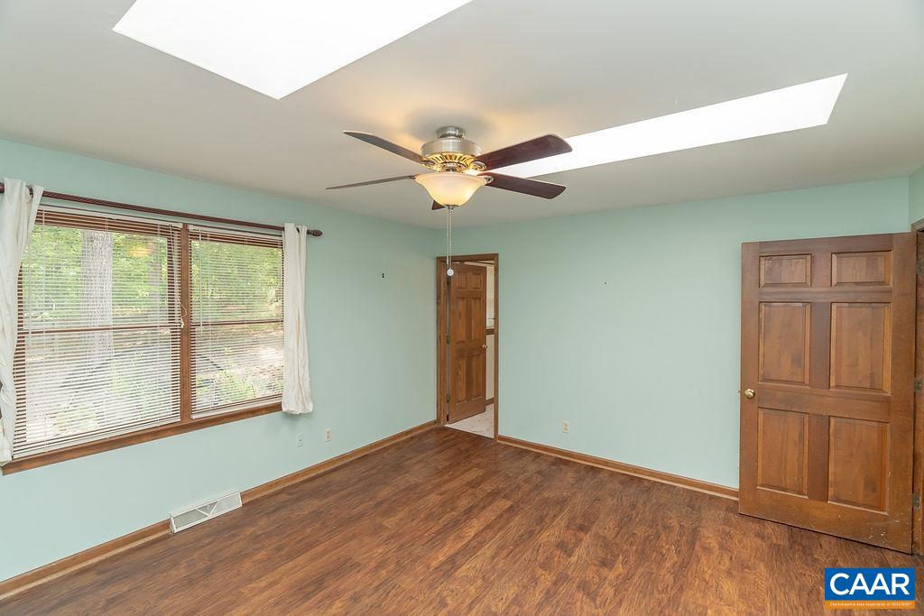 9 CHIPPEWA LN