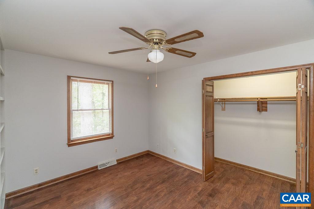 9 CHIPPEWA LN