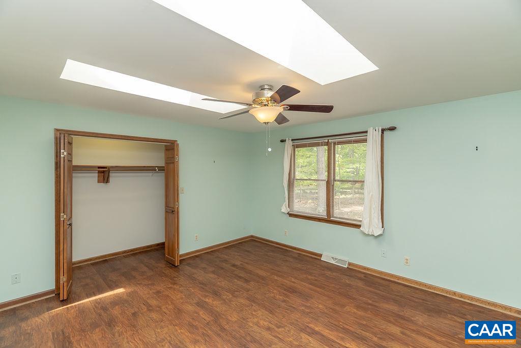 9 CHIPPEWA LN