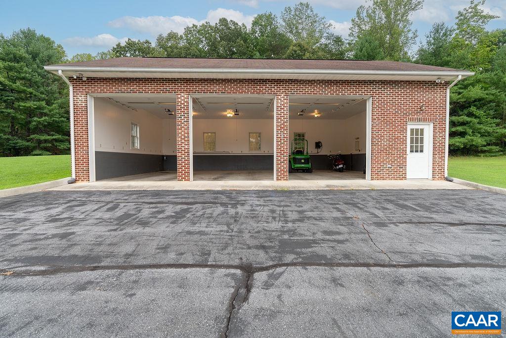 134 HIGH PEAK LN