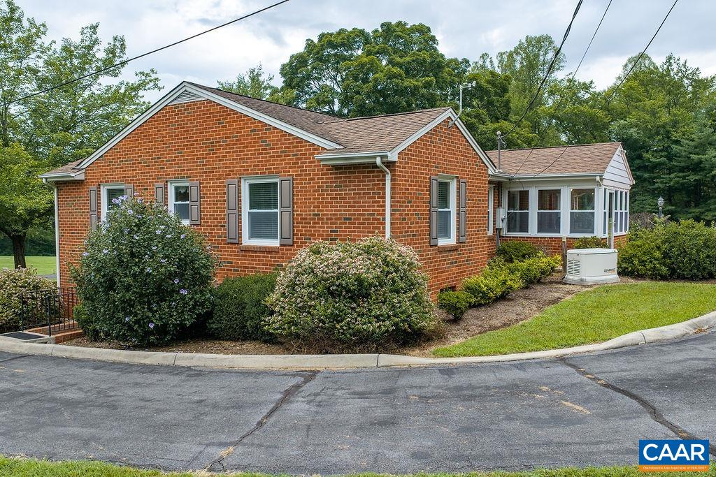 134 HIGH PEAK LN