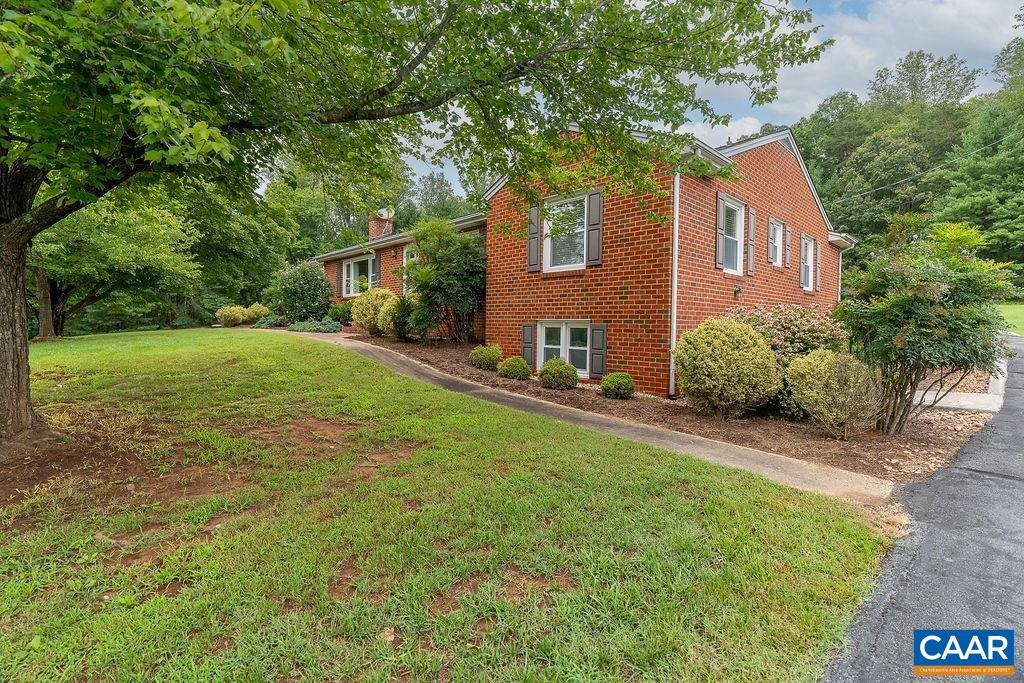134 HIGH PEAK LN