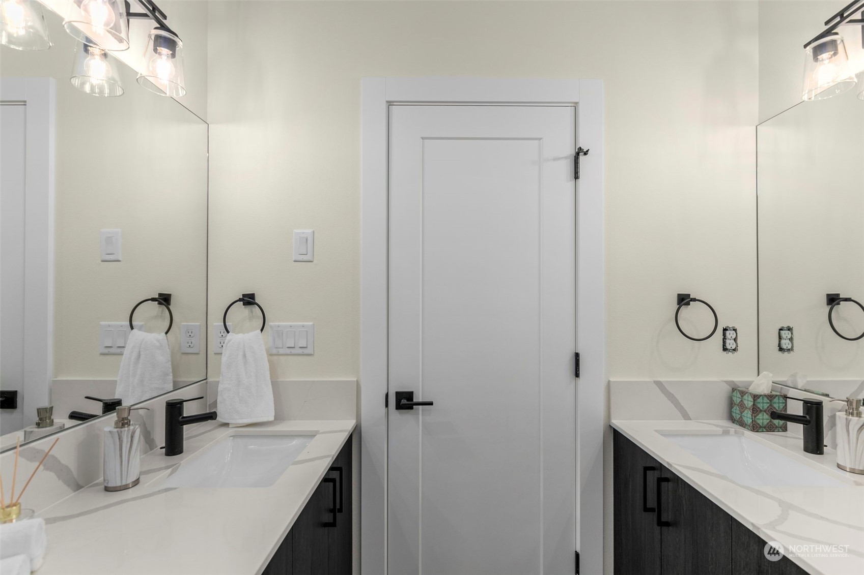 4317 A Woodland Park Avenue N