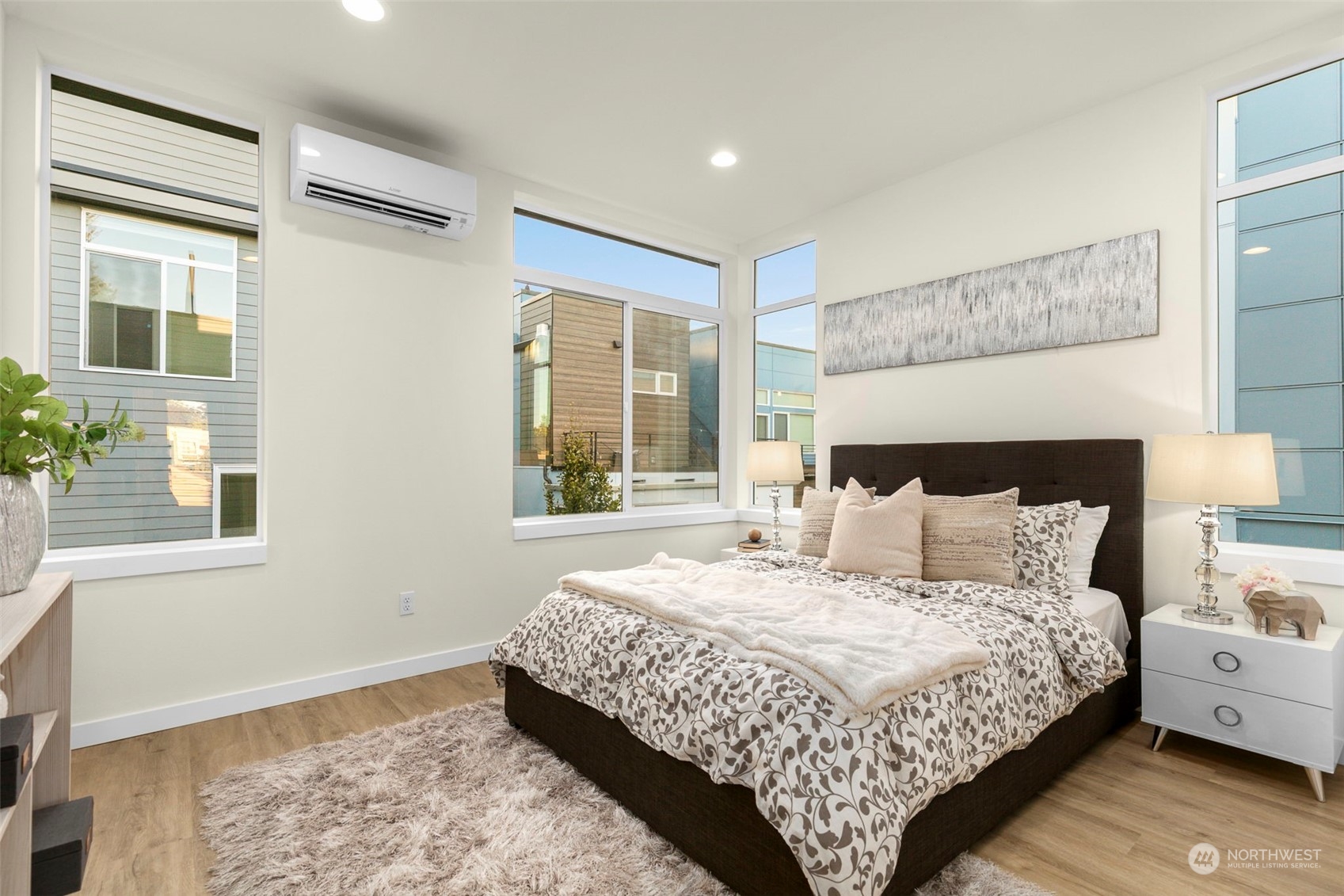 4317 A Woodland Park Avenue N