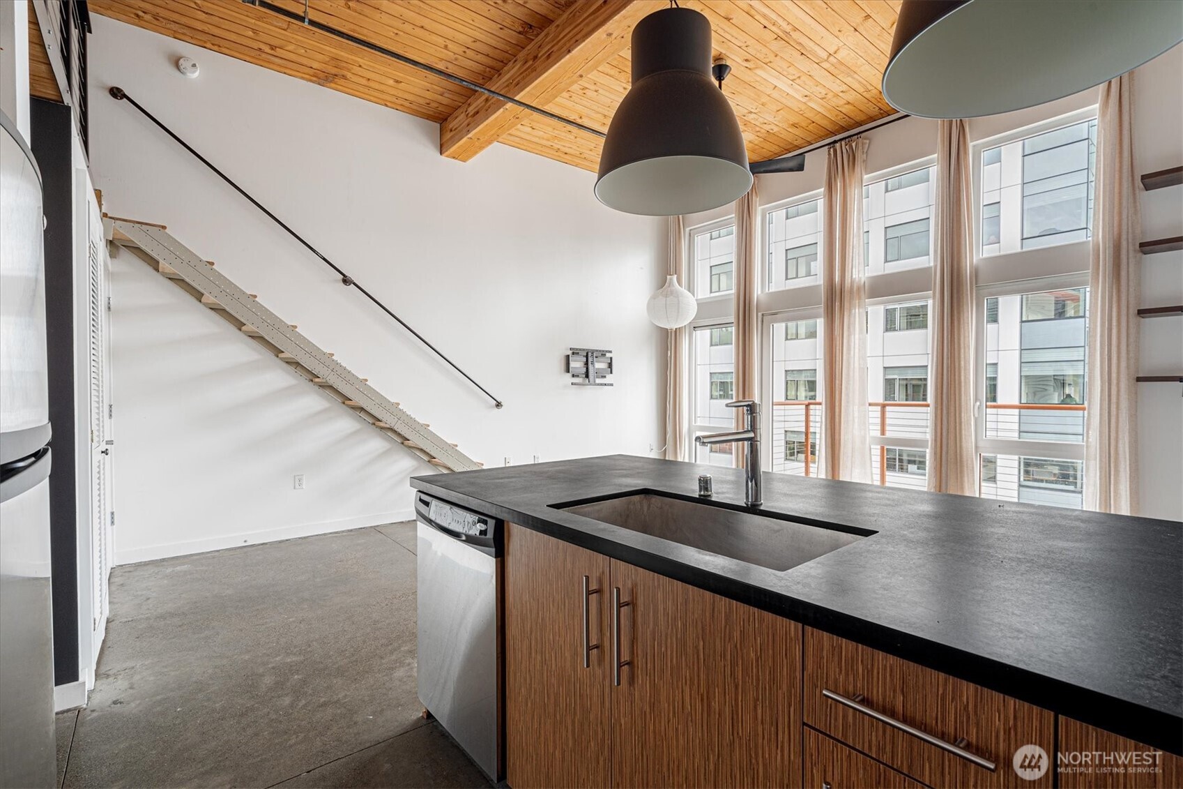 401 9th Avenue N Unit: 505